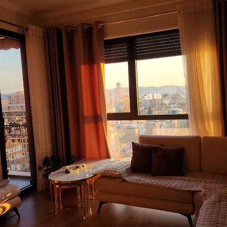 Andi's Amazing View Apartment *